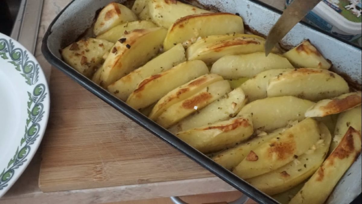 Картофель по-гречески: так вкусно, что можно есть без мяса
